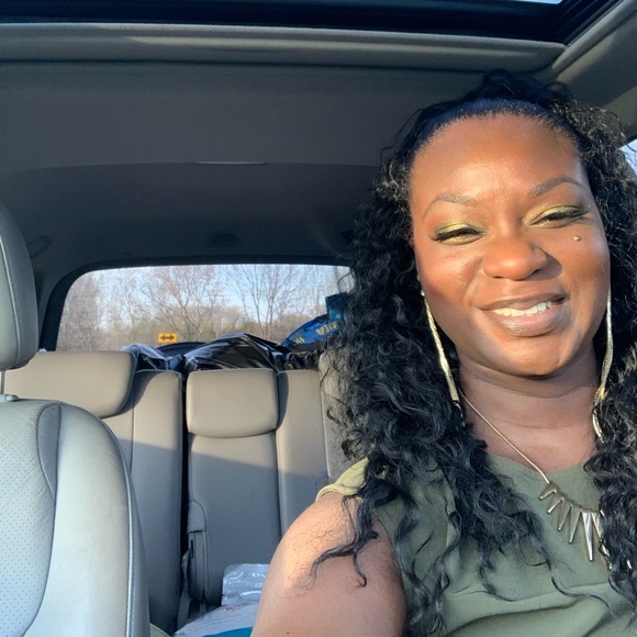 Meet your Posher, Endea - Picture 1 of 1